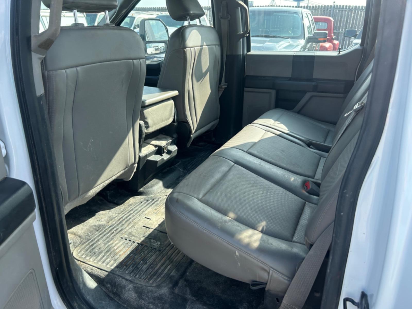 2019 White Ford F-250 SD Lariat Crew Cab Long Bed 2WD (1FT7W2A60KE) with an 6.2L V8 OHV 16V engine, 6A transmission, located at 1687 Business 35 S, New Braunfels, TX, 78130, (830) 625-7159, 29.655487, -98.051491 - Photo #7